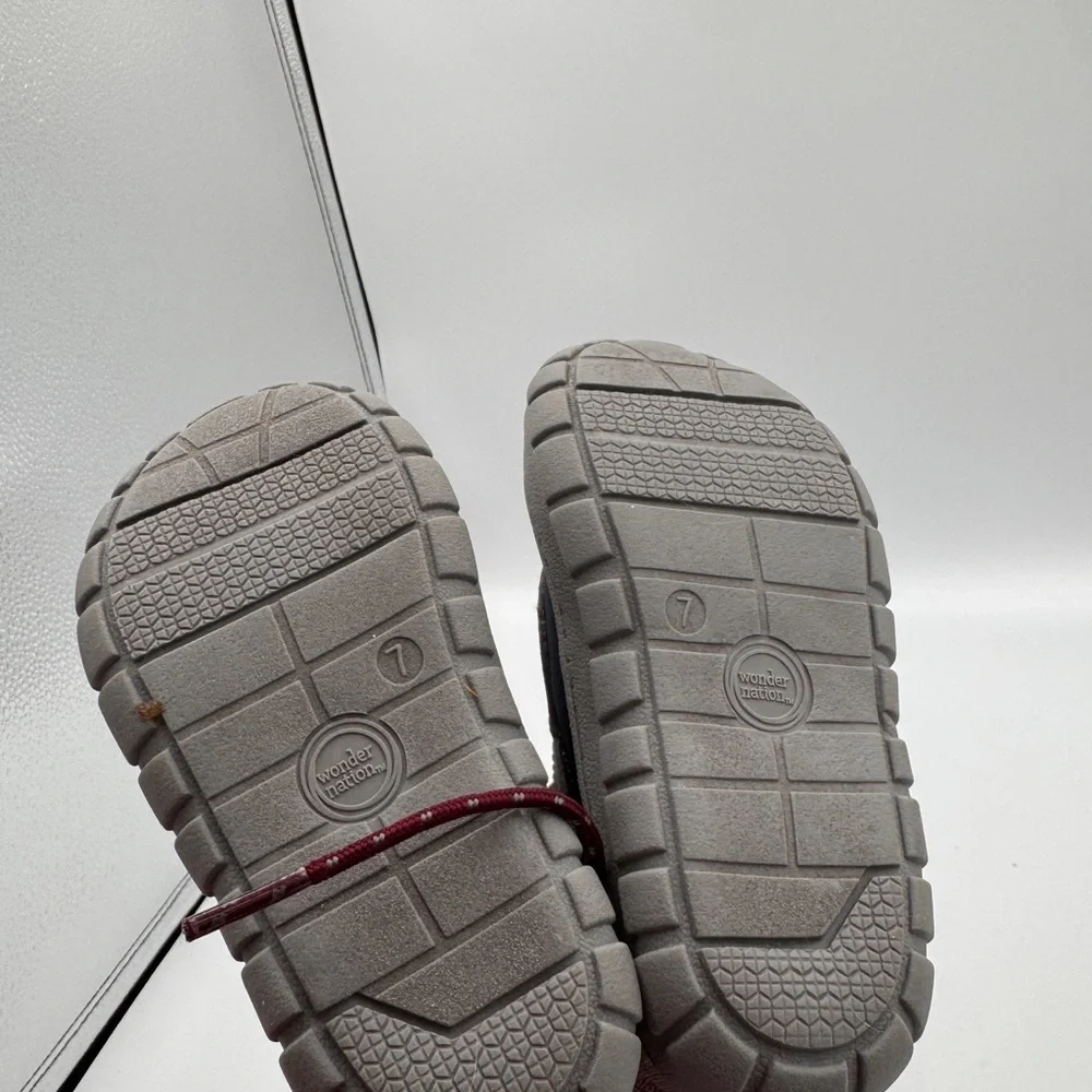 Wonder Nation Boys Girls Toddler Size 7 Gray and Burgundy Kids Winter Snow Boots